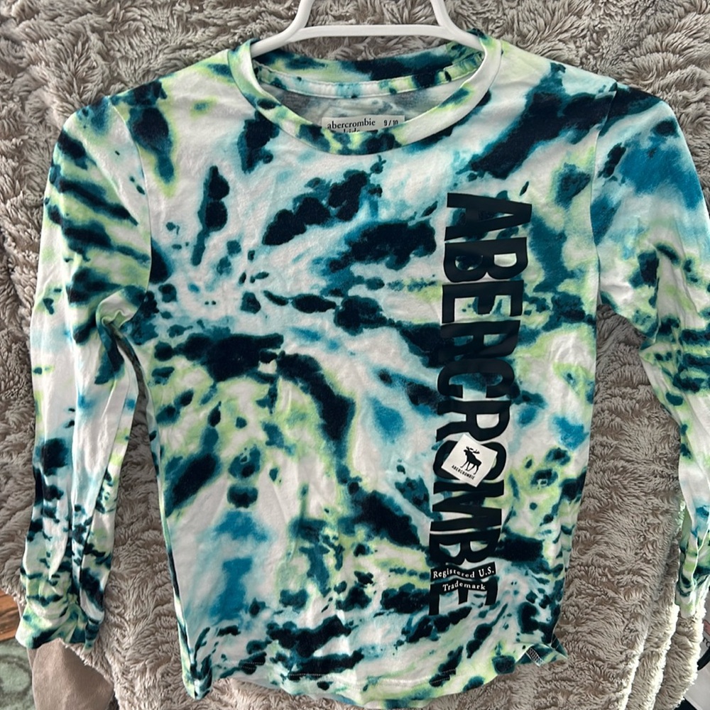 Boys Abercrombie kids long sleeve. Size 9/10. Perfect condition.